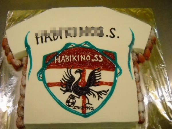 【ユニフォームのケーキ】サッカーチームの卒団式のケーキでした。。